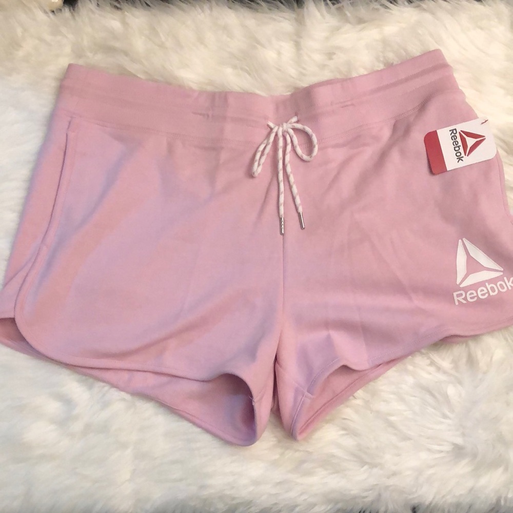 NWT Plus Size Women Reebok Relaxed Shorts in Size XXL - Fragrant Lilac - Pockets